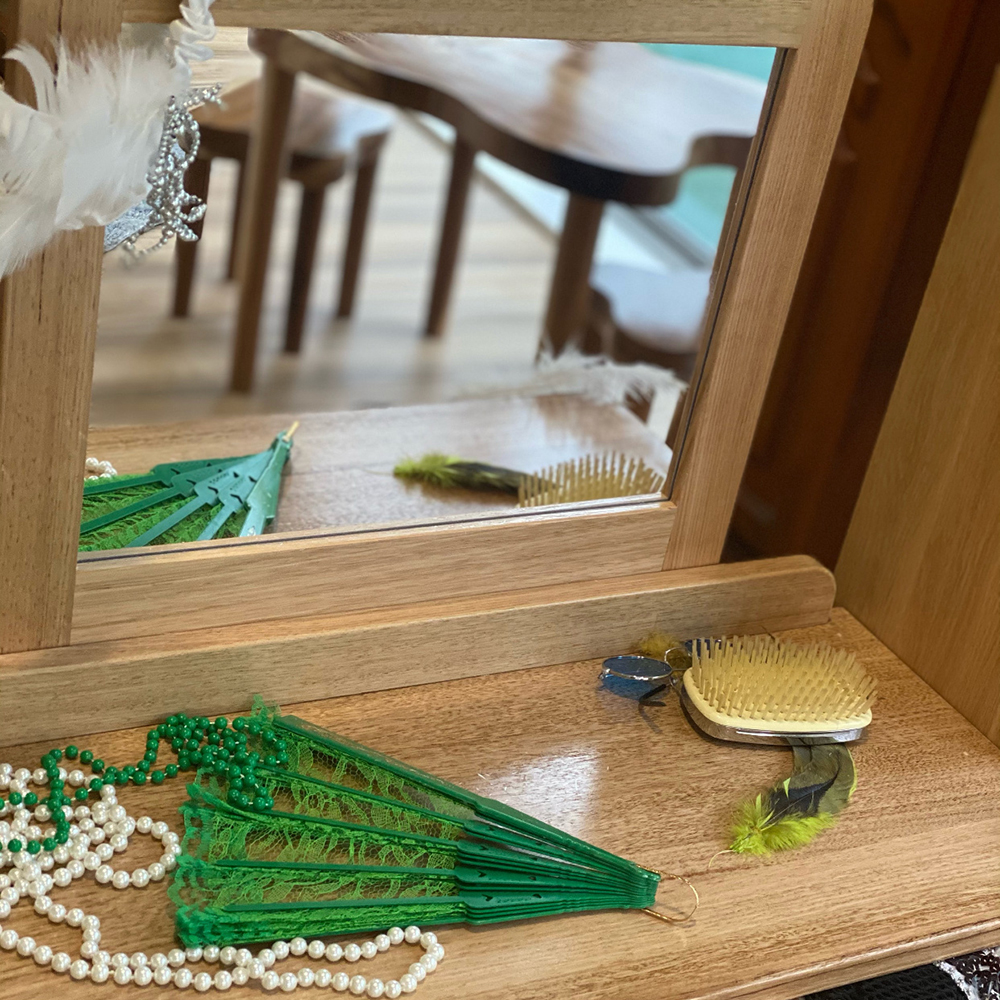 Mirror fan and beads